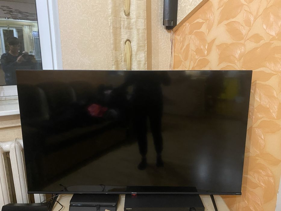 Плазма Hisense………