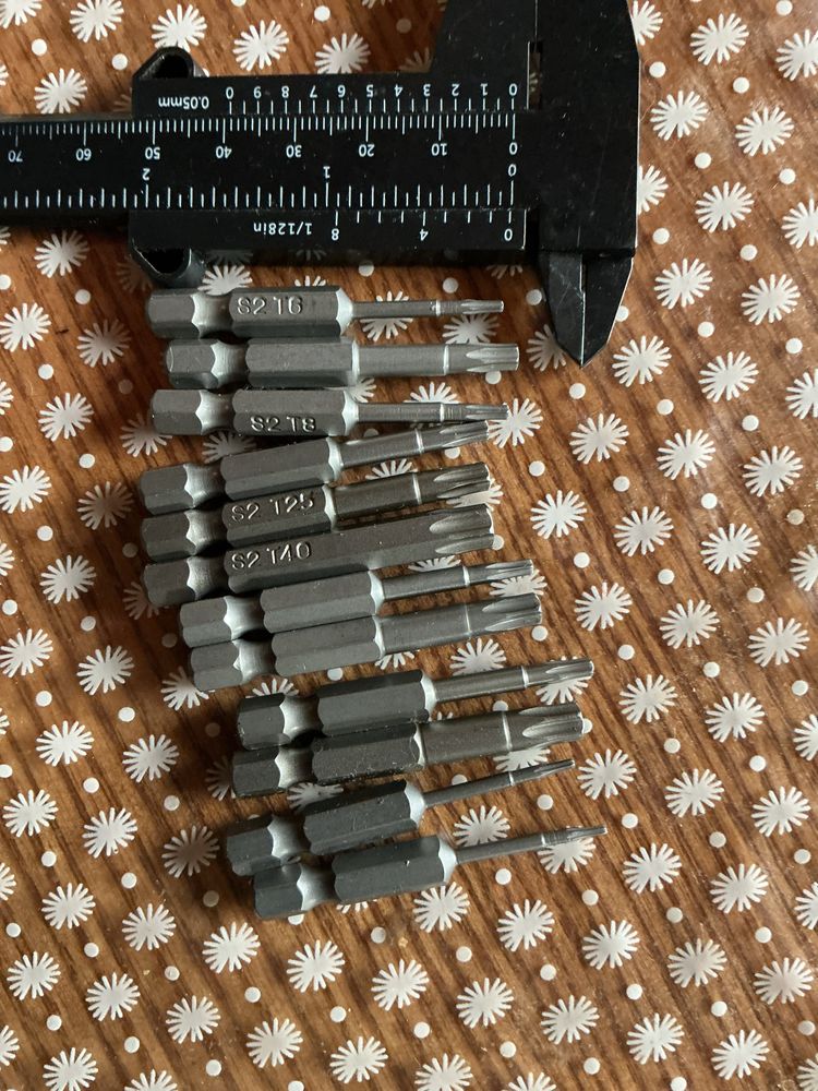 Набір 12шт якісних нових біт torx з отвором магнітних з міцноі сталі
