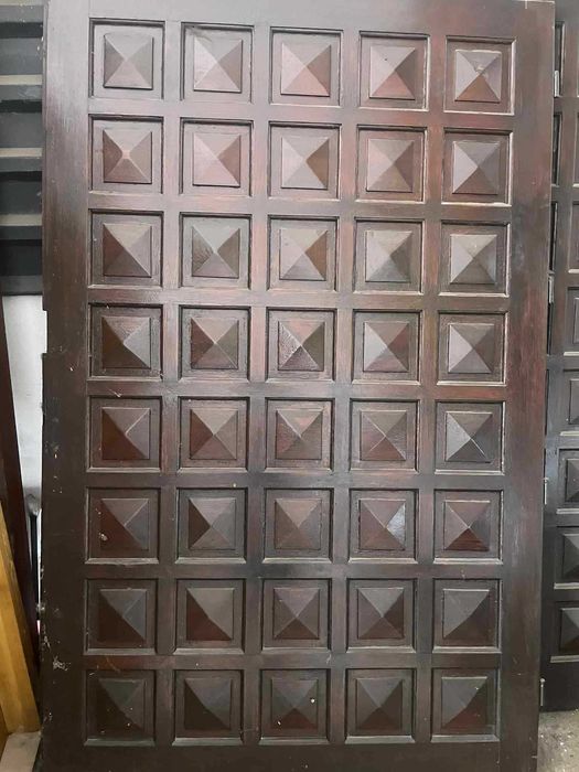 Drzwi garażowe z drzewa sosnowego