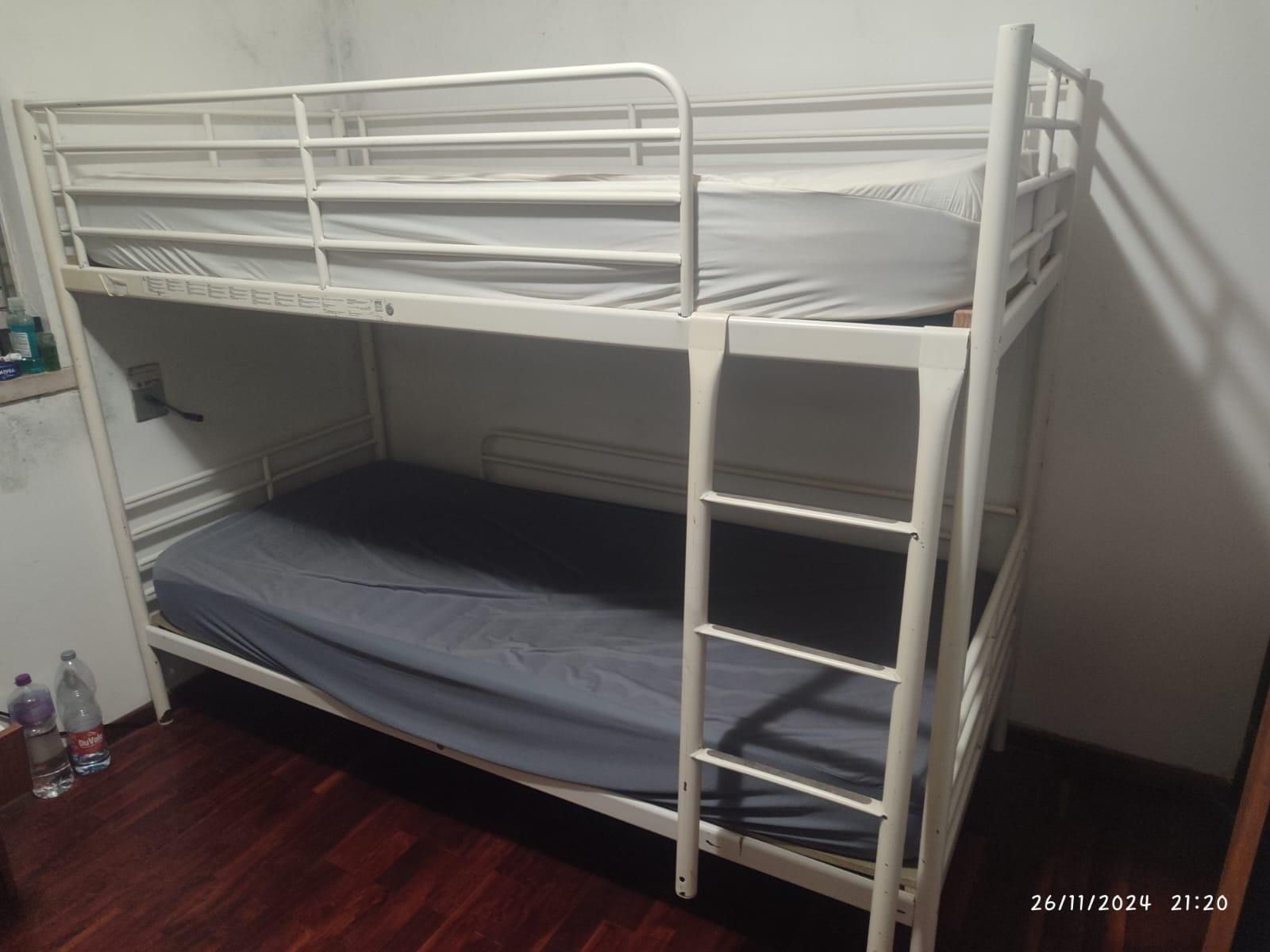Beliches IKEA em ferro 200x90cm(sem colchões)