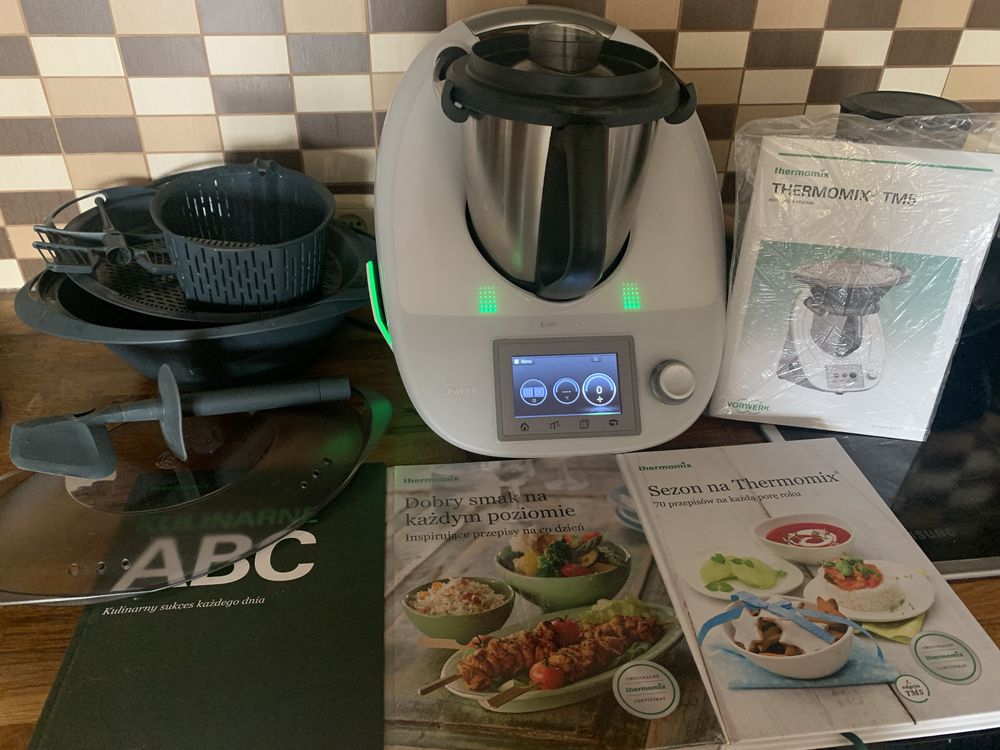 Thermomix TM5, ponad 650 przepisów + 3 książki