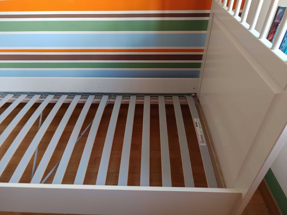 Cama solteiro IKEA + colchao Artiflex ambos em ótimo estado