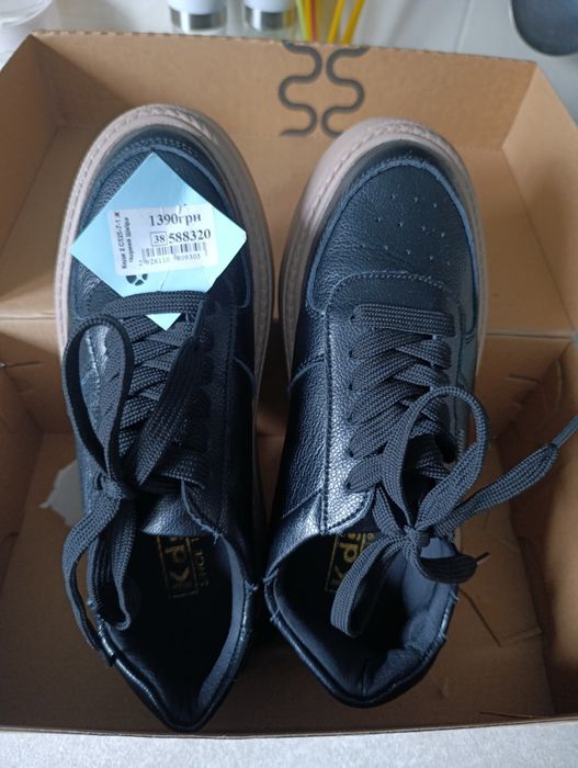 Жіноче взуття шкіряне