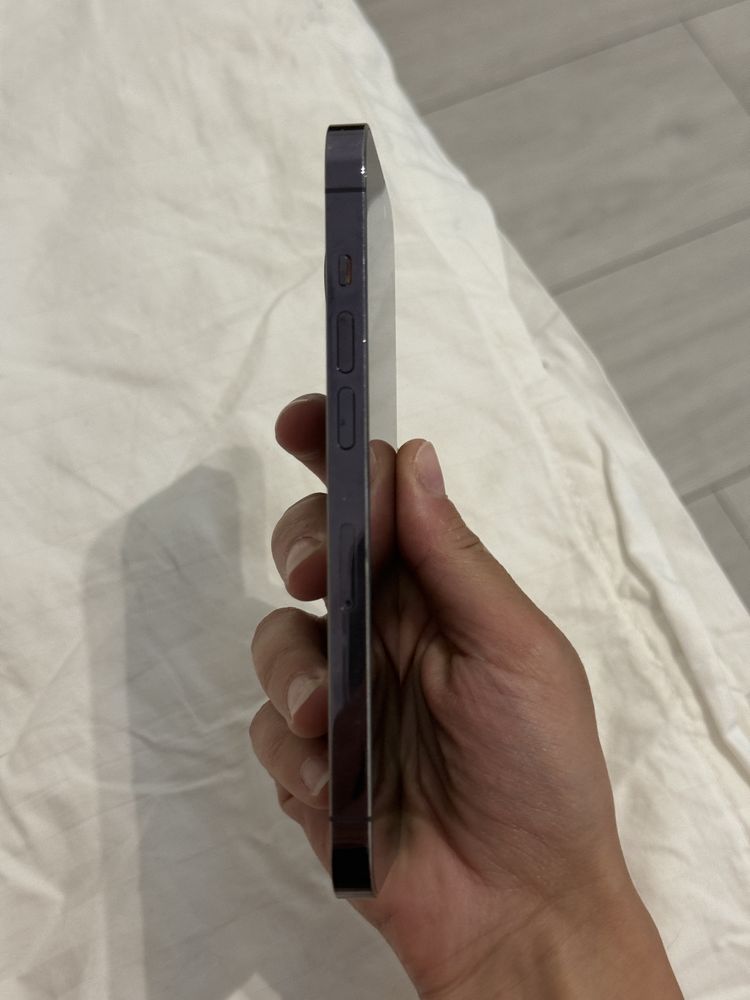iPhone 14 Pro смартфон
