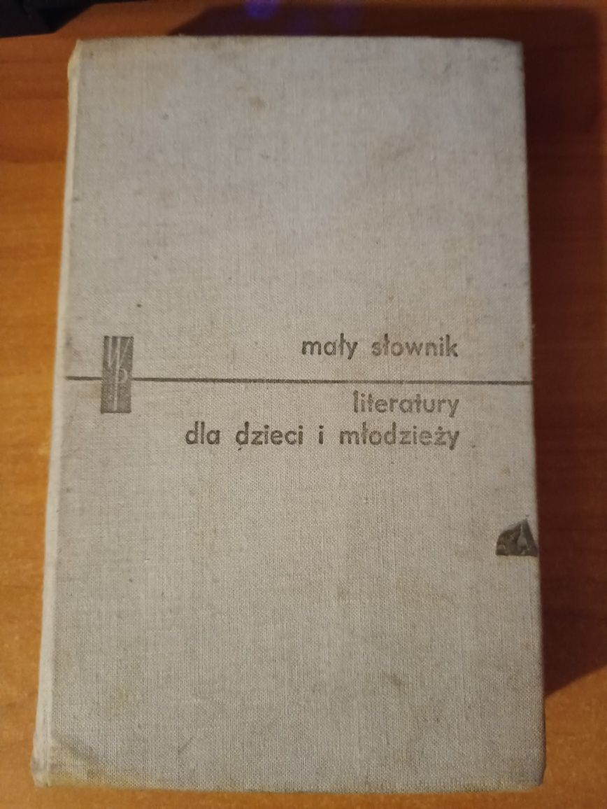 "Mały słownik literatury dla dzieci i młodzieży"