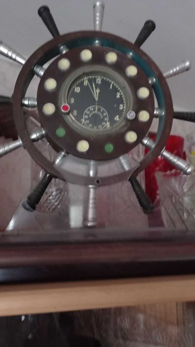 Продаю часы (настольные и настенные)