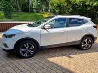 Nissan Qashqai 1.3 benzyna. Faktura VAT  23% .