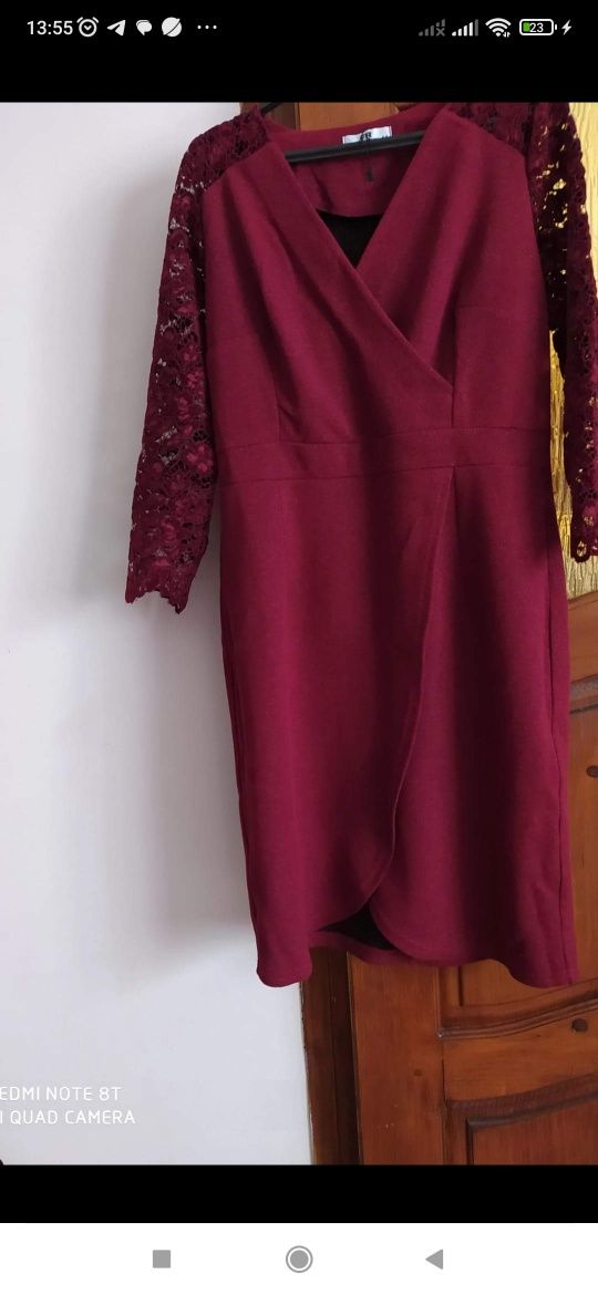 Плаття жіноче, бордового кольору