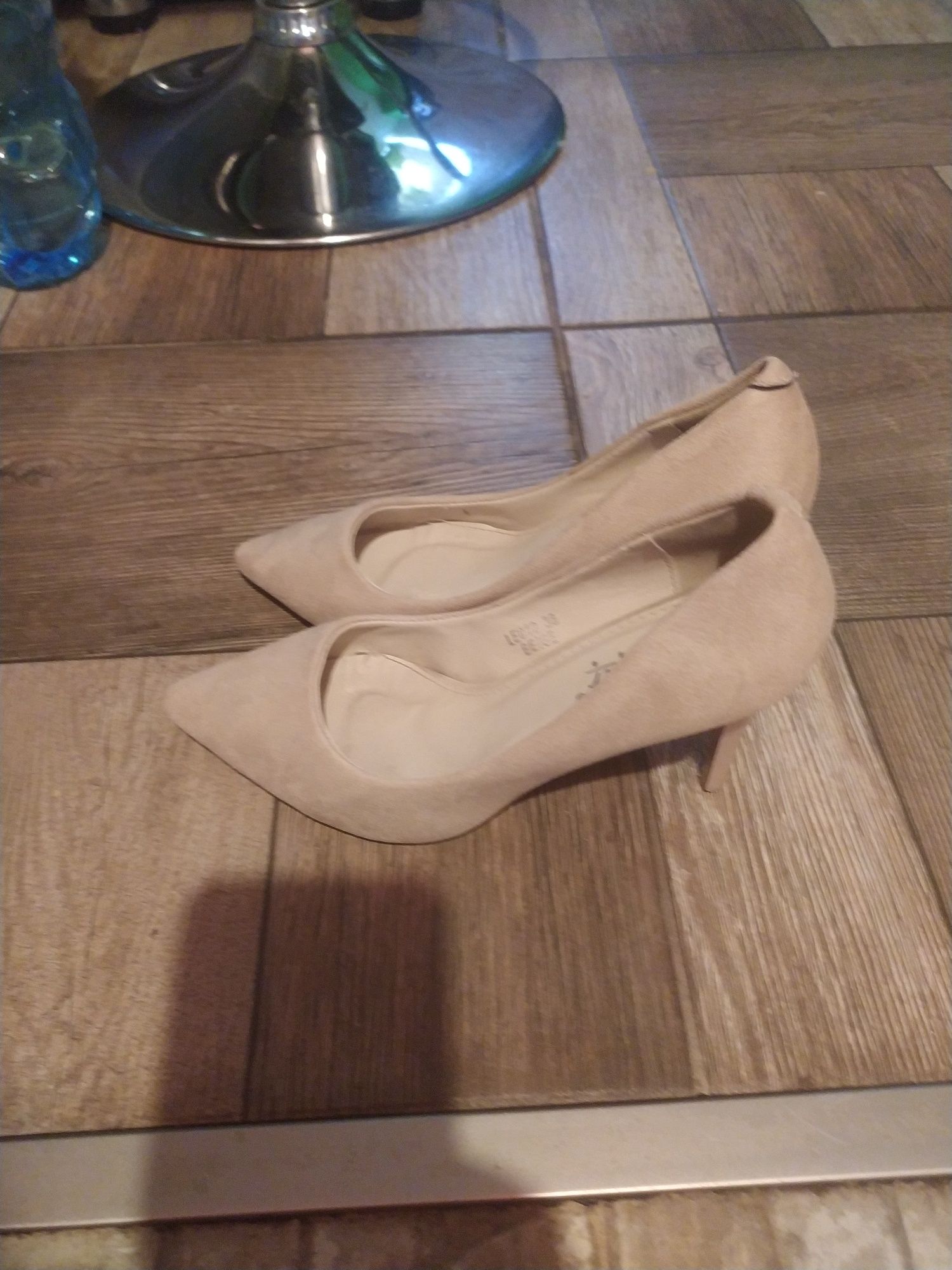 Czółenka na obcasie szpilki buty zamszowe pantofle r 36 Seastar