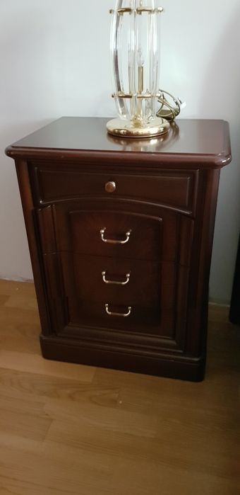 Mobília de quarto em nogueira