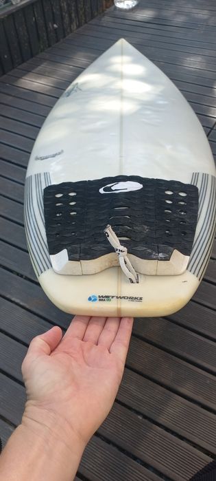 Prancha de surf usada mas em bom estado.