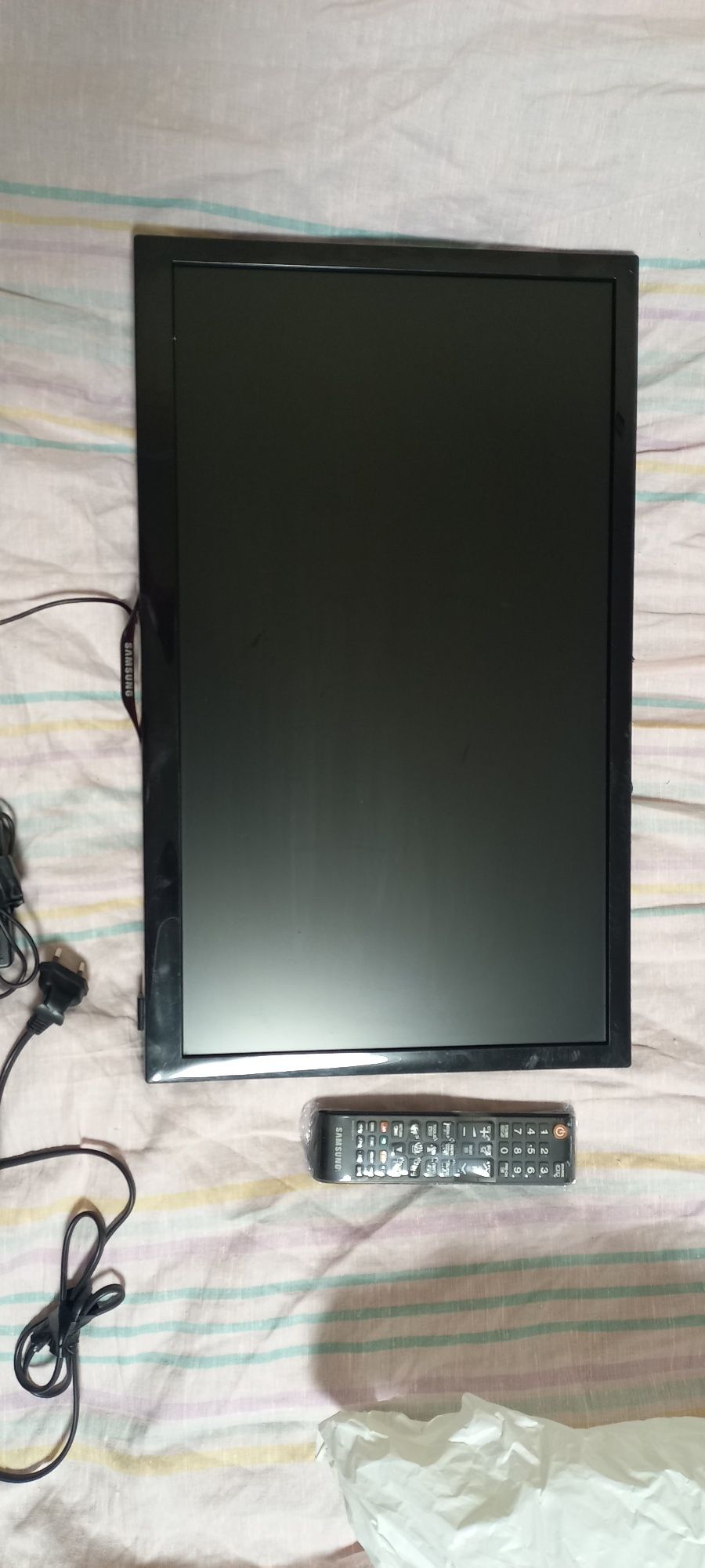 Телевізор 22дюйми  SAMSUNG UE22F5000aw б/в повністю робочий
