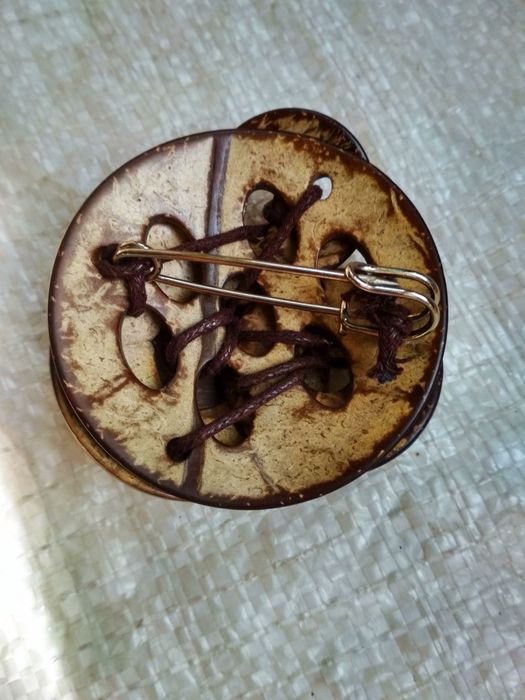 Брош хенд мейд.украшение