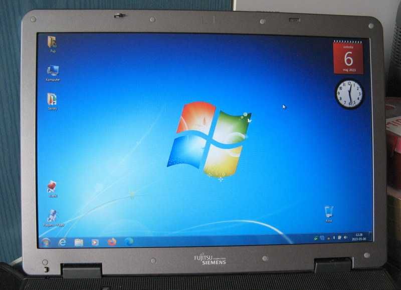 Laptop Fujitsu Esprimo