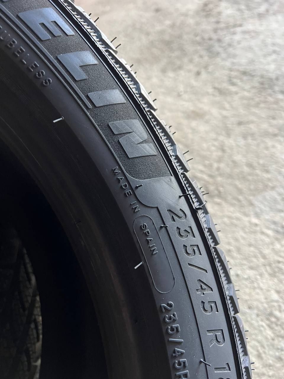 Розпаровка 235/45 r18 Michellin Pilot Alpin5 2024р (05)