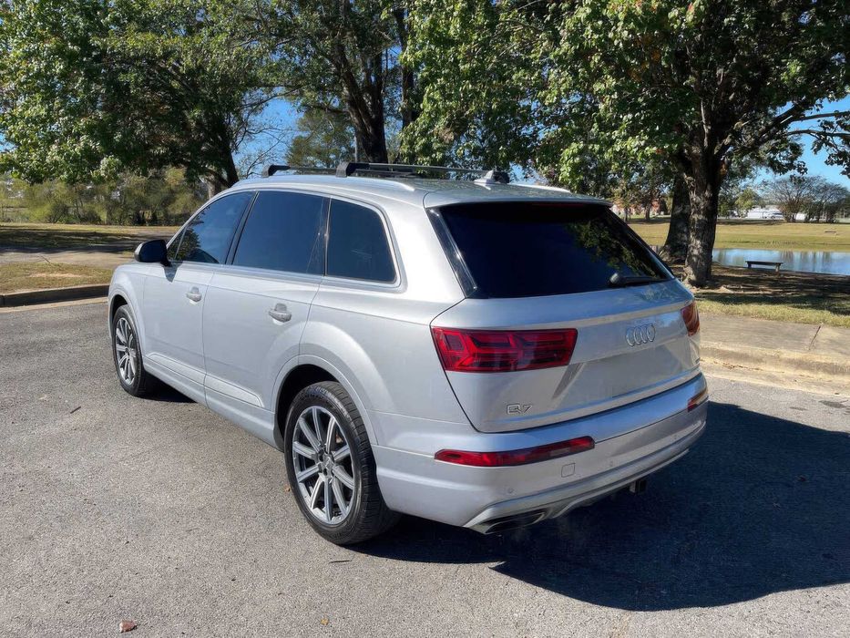 Audi Q7      2018