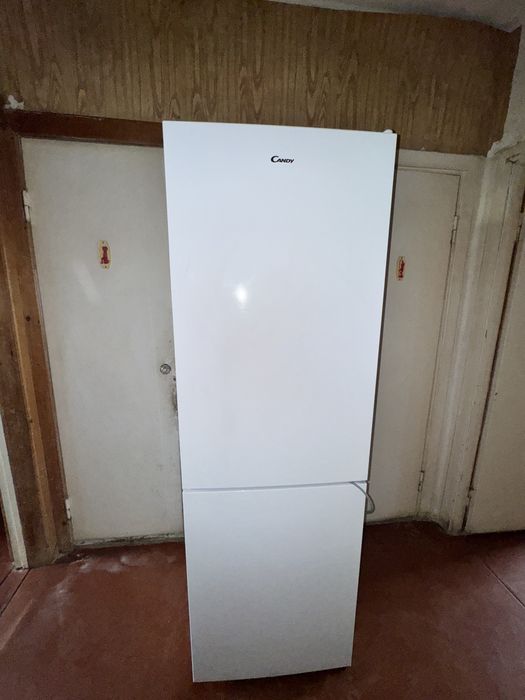 холодильник Candy Fresco CCE4T618ES