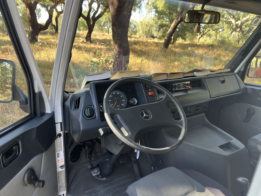 Mercedes-Benz MB 100