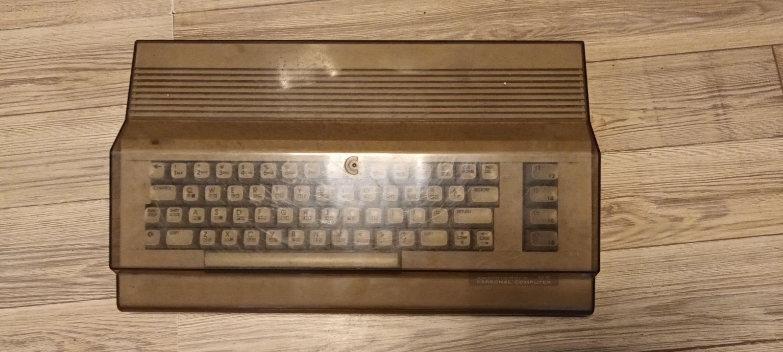 Commodore C 64 stan idealny