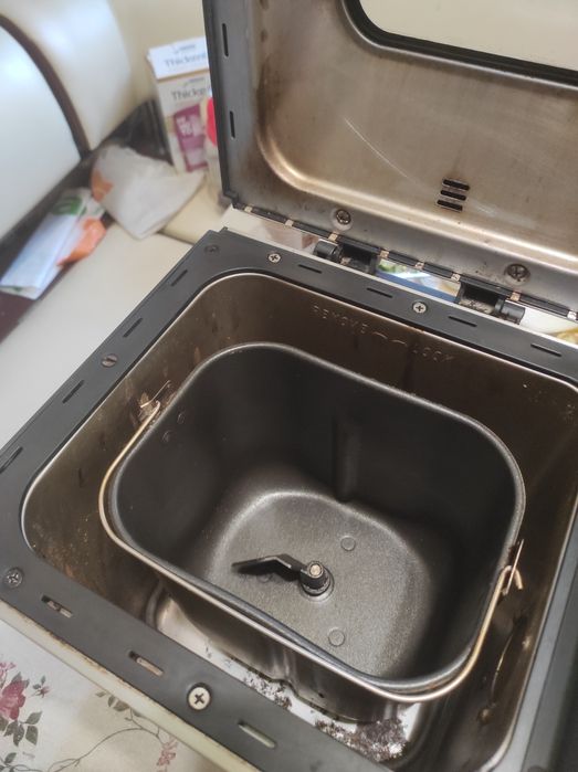 Продам хлебопечку