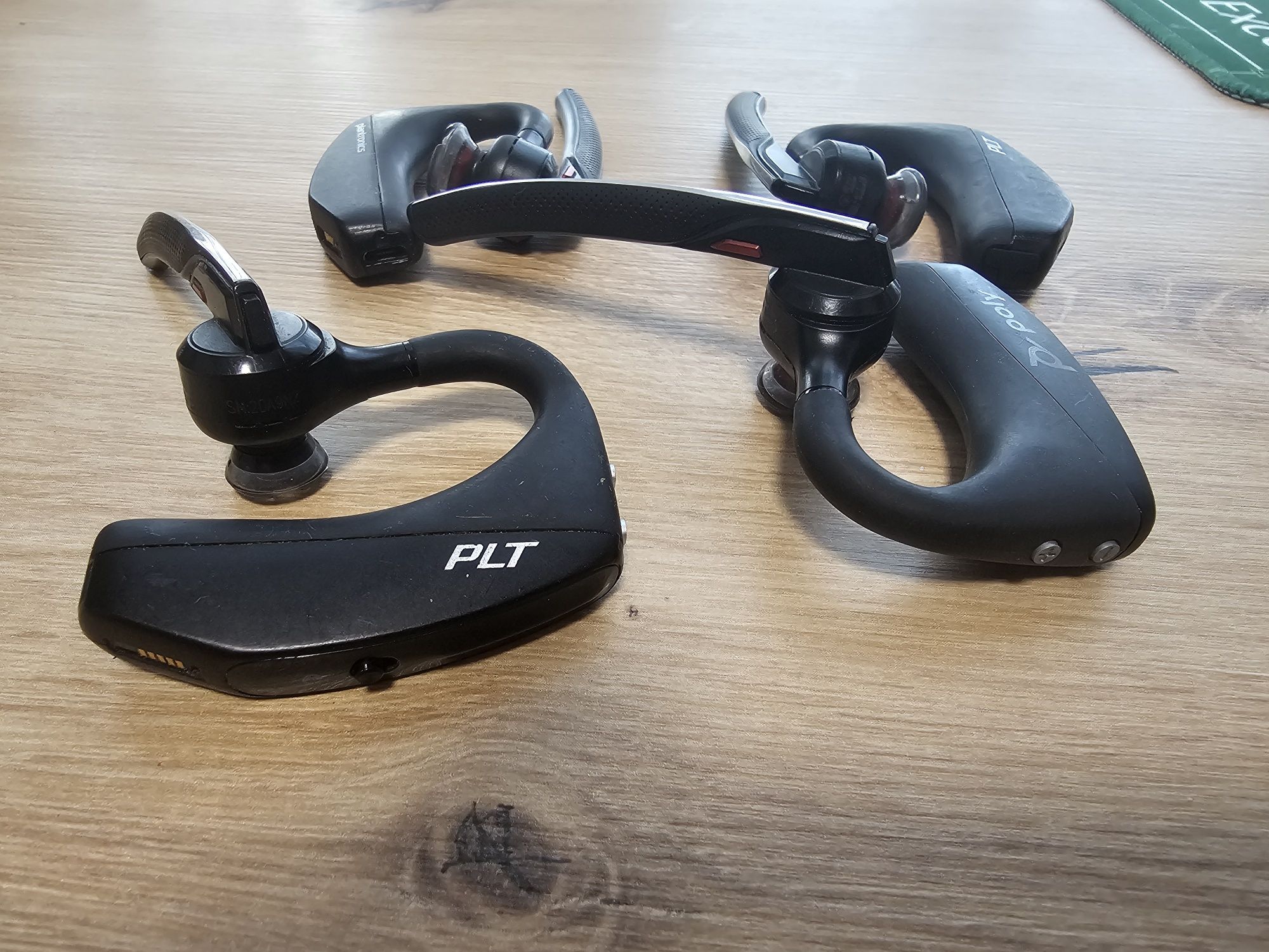 Бездротова гарнітура Plantronics Voyager 5200