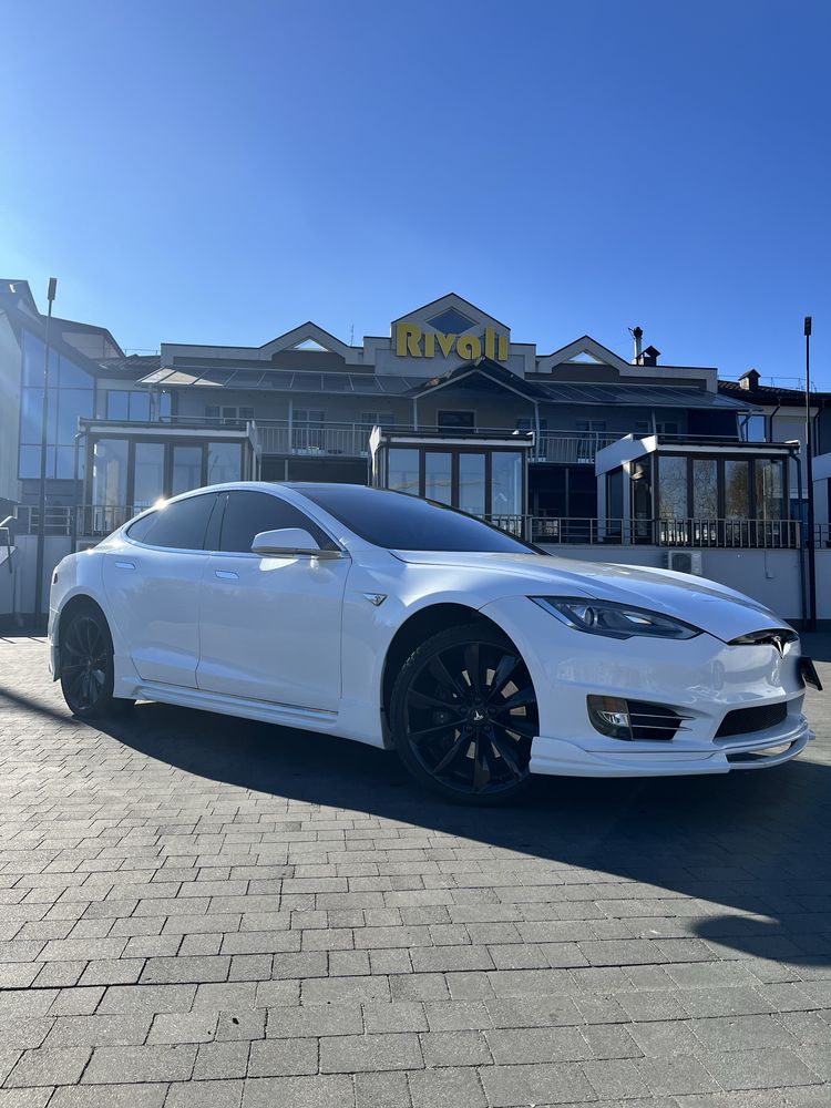Tesla model S (тесла)