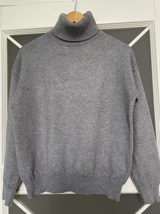 Продам теплий жіночий костюм із спідницею