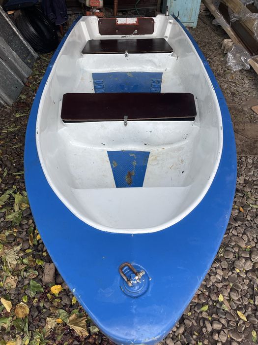 Продам пластикову лодку 3.50