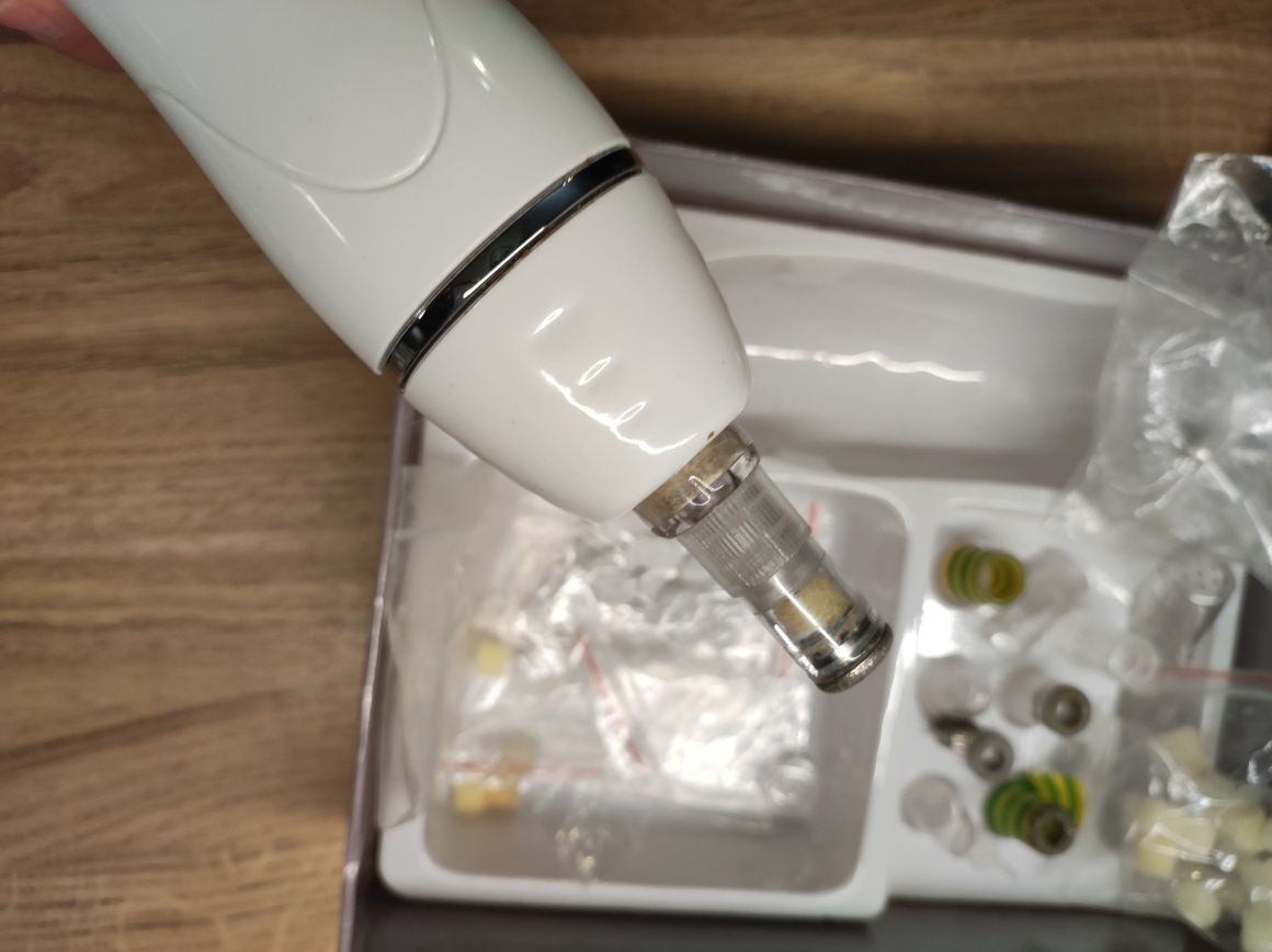 Mikrodermabrazja diamentowa urządzenie diamond peeling dermapen