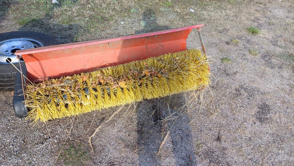 Zamiatarka do traktorka .