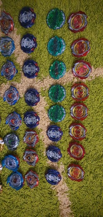 Повна колекція 72 Beyblade Burst