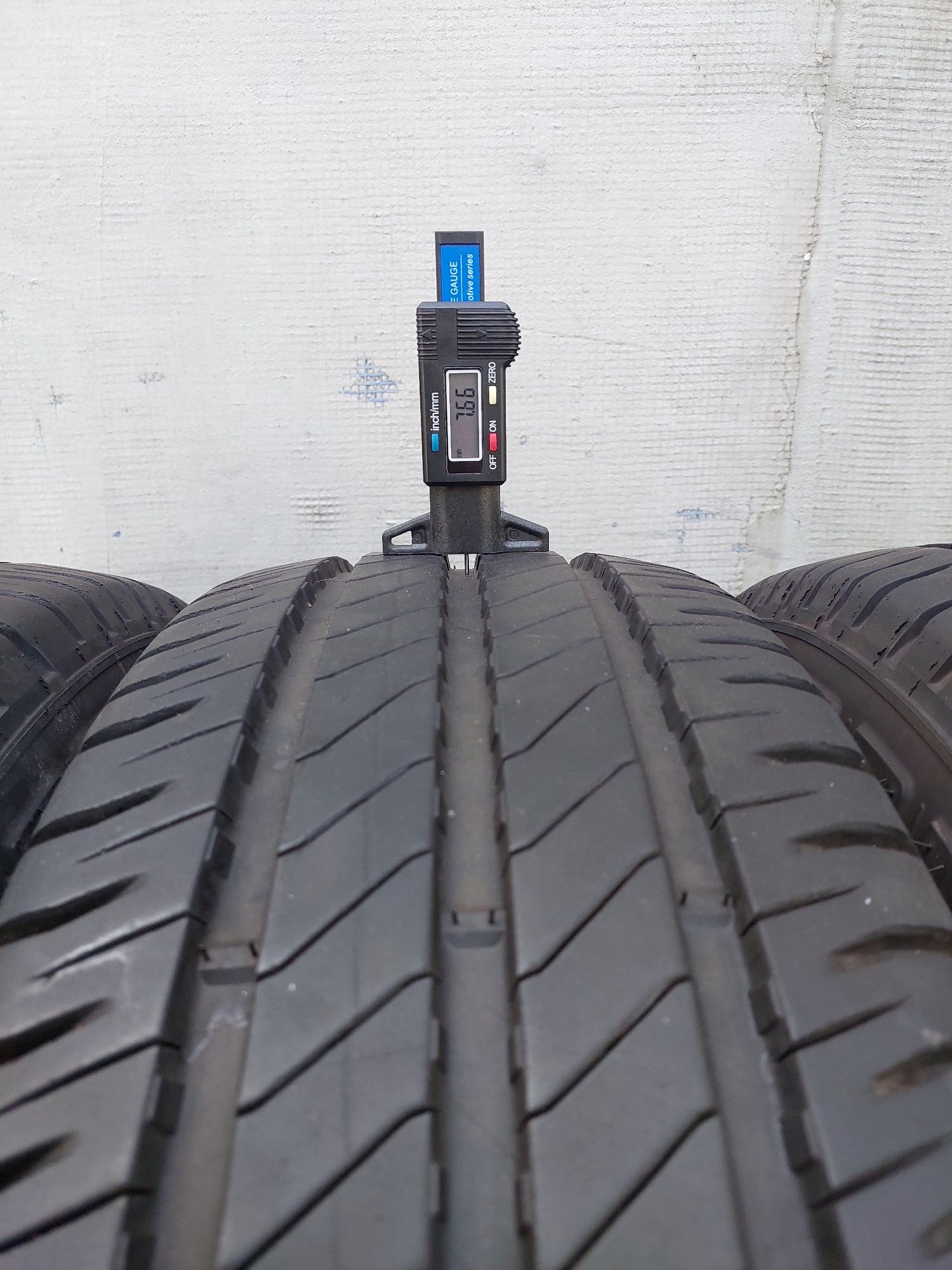 Шини  r16C  215-65  Michelin Agilis 3  2022рік  Стан