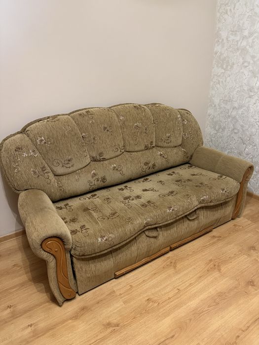 Sofa rozkladania i dwa duże fotele