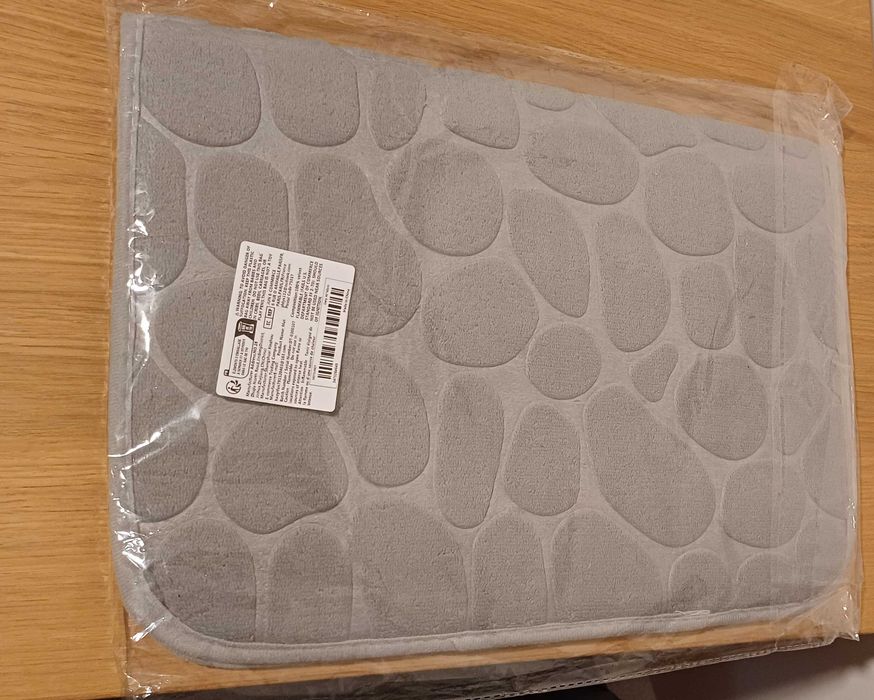 Mata łazienkowa aksamitna 40 x 60 wzór kamyków 3D szara miękka i miła