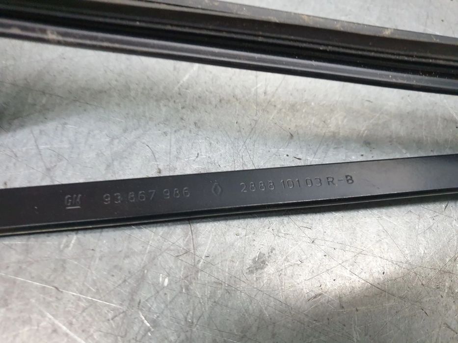 Haste / braço de escova limpa vidros frente esquerda RENAULT Trafic II