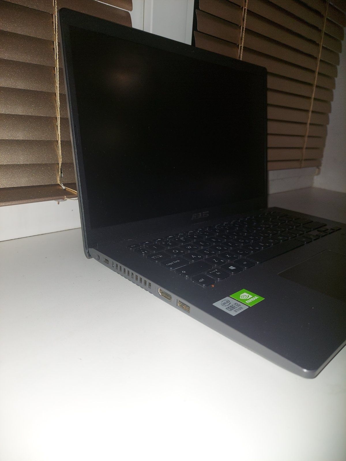 Ноутбук ASUS X409