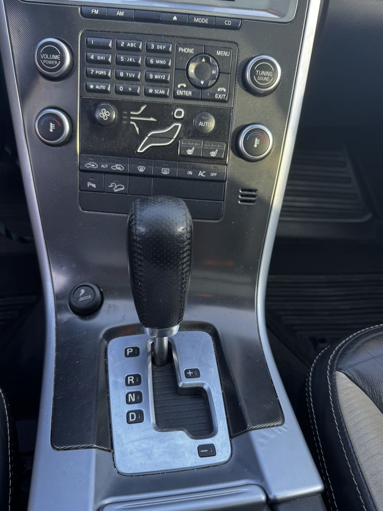 Volvo xc60 r design d5 205 cv auto