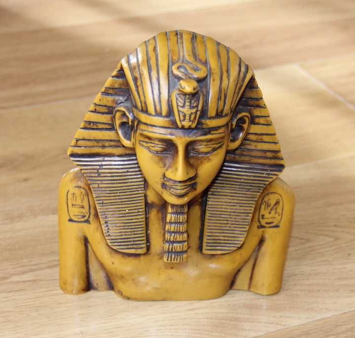 Ramzes faraon Tutenchamon figura figurka z kamienia Egipt