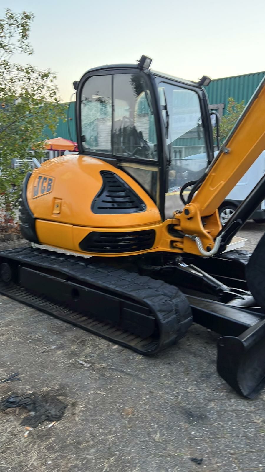 Экскаваторо JCB 8060
