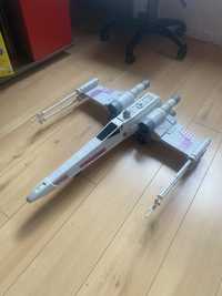 Hasbro Star Wars C2604A Hero Series X-Wing Fighter Vehicle R2D2