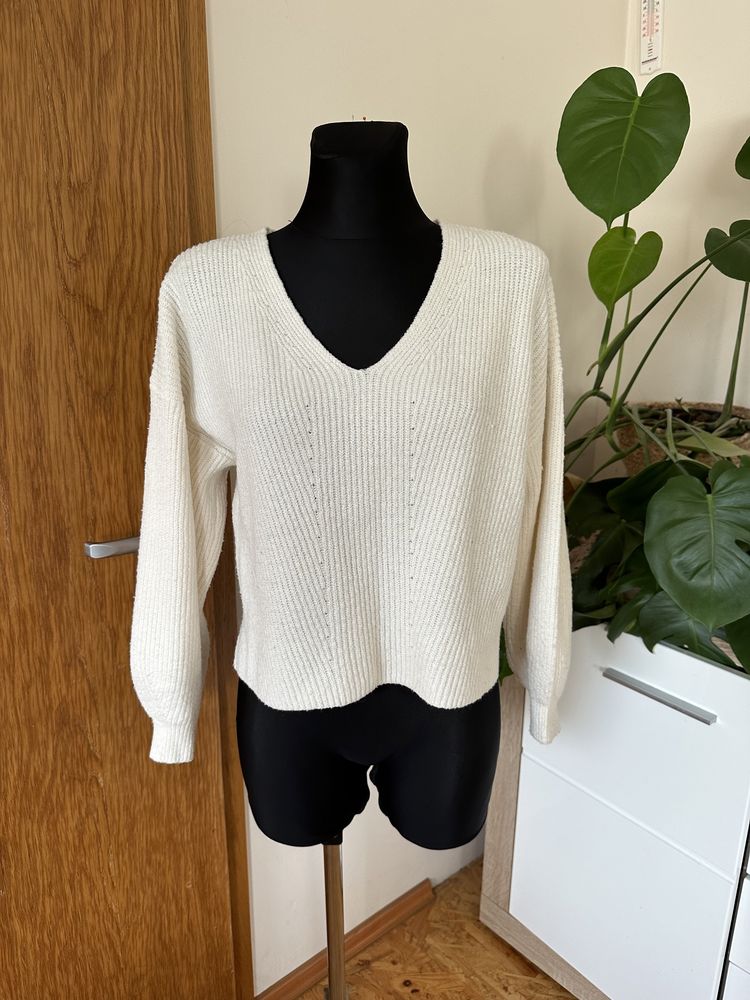 Asos 6/34 36 38 biały krótki sweter ciepły