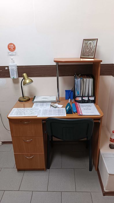 Стіл комп'ютерний