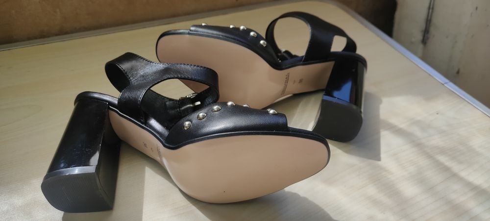 Продам нові шкіряні босоніжки, 36 розмір