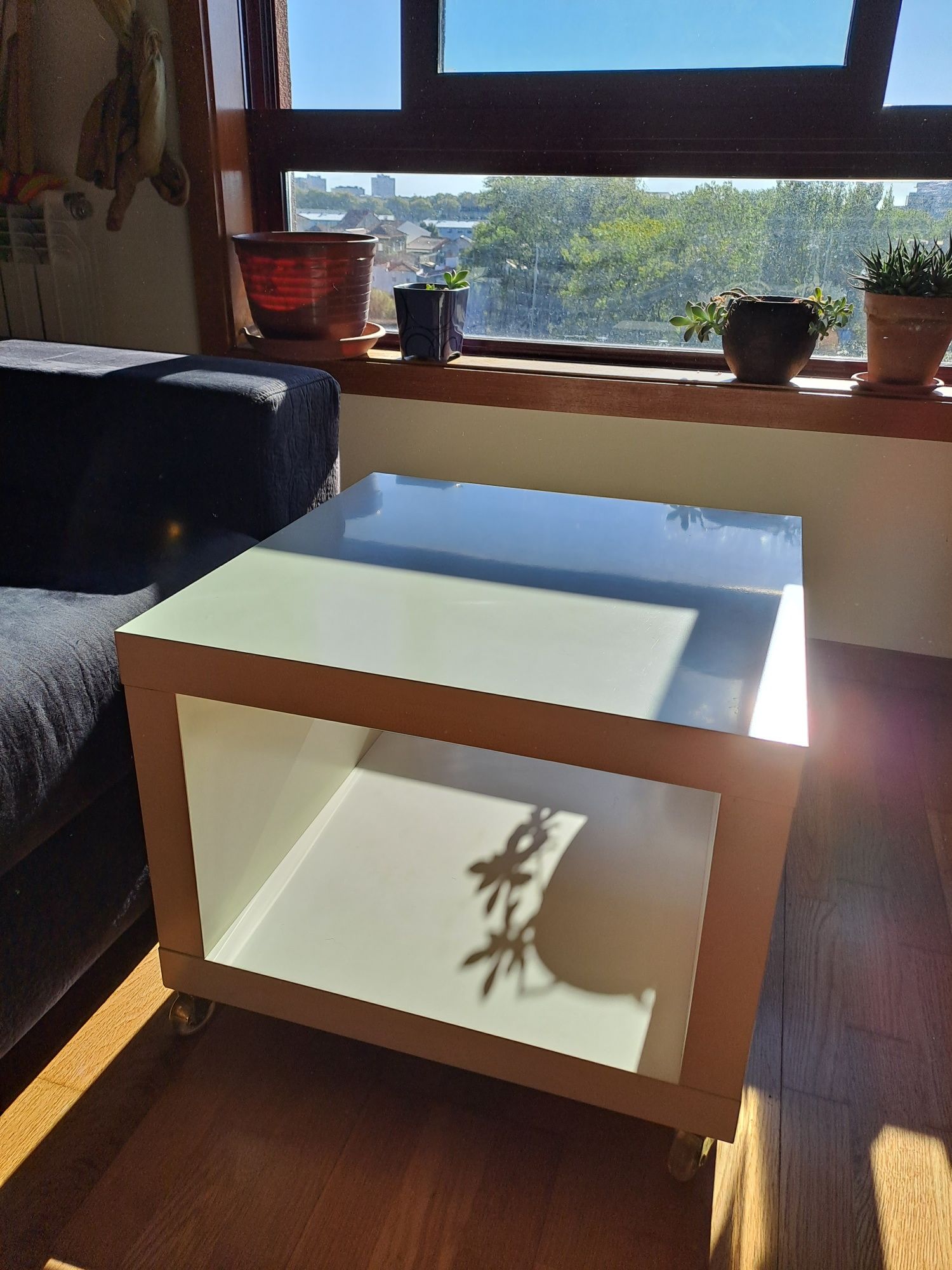 Mesa de Centro / Apoio / Ikea / Lack / Branca / Como Nova