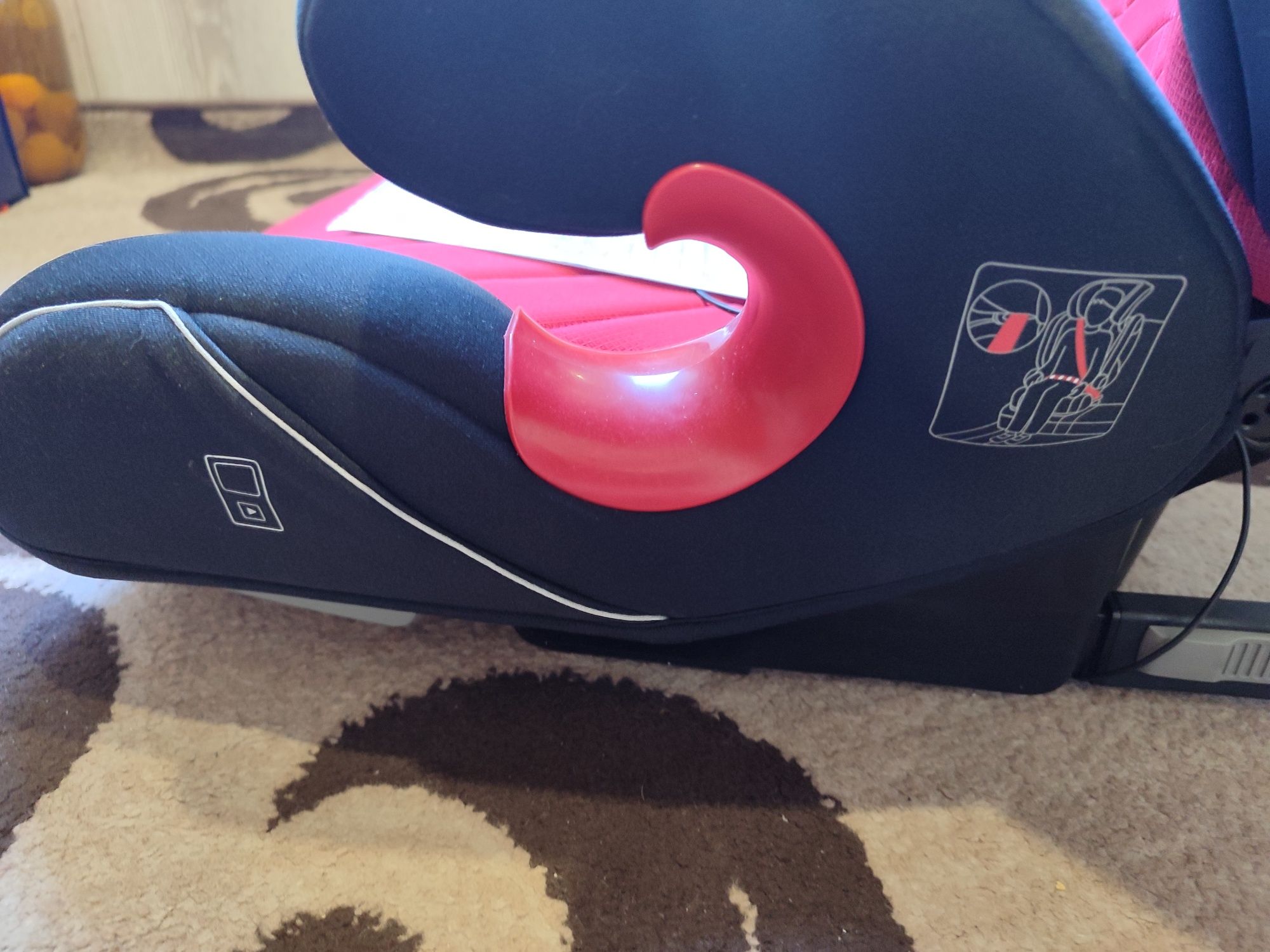 Продам автокрісло Monza Nova II SeatFix