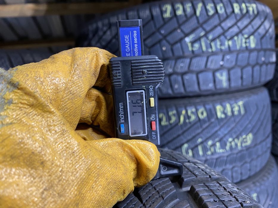 Зимові шини 225/60 R17 Goodyear