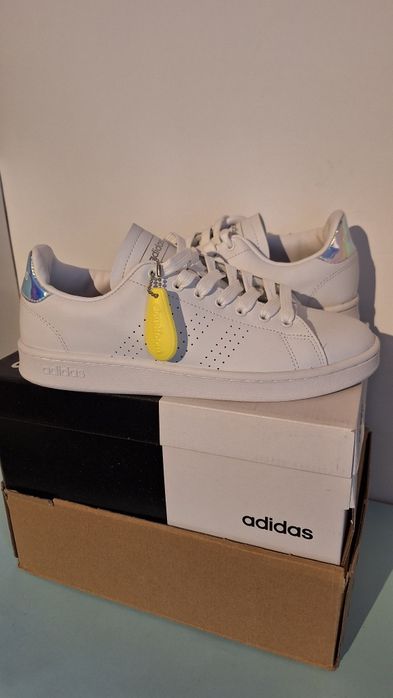 Buty damskie sportowe Adidas Advantage rozmiar 41 1/3