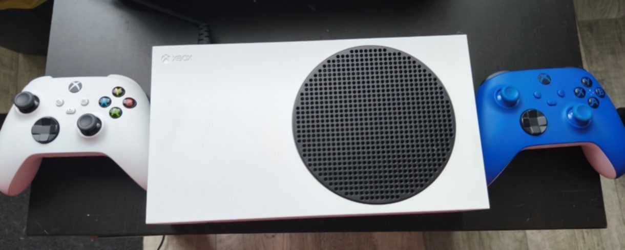 Xbox Series S Dysk 500 GB, Dwa pady (niebieski i biały), okablowanie