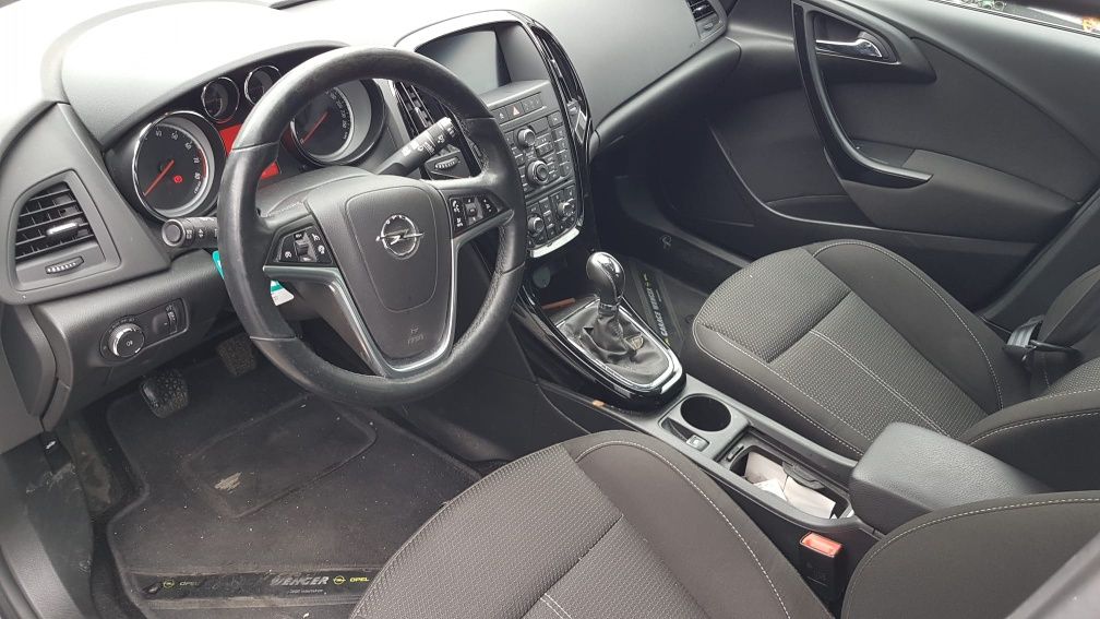 Astra j po.lift combi podsufitka plastiki dywany boczki fotele szyba