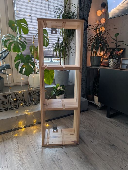 Półka /regał drewniany Ikea w bardzo dobrym stanie, jasne drewno